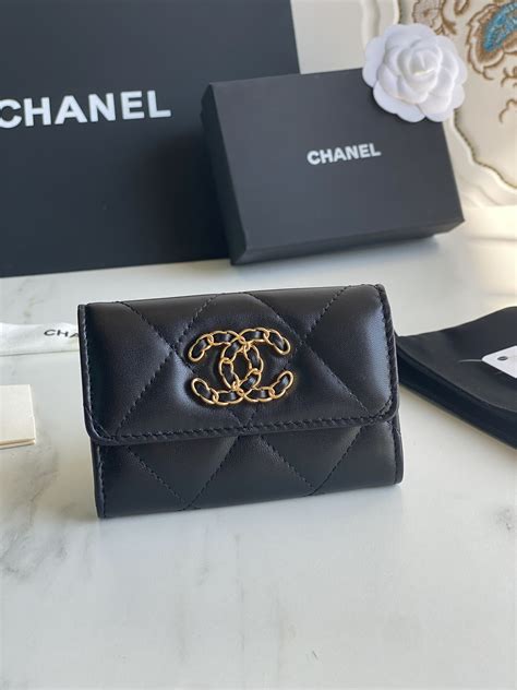 chanel vip credit card holder|Chanel flap card holder price.